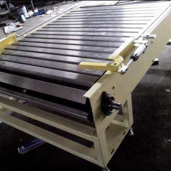 板鏈輸送機(jī)