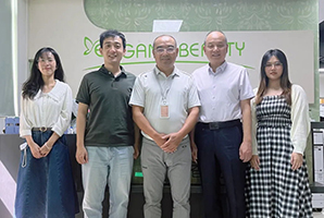 共建美好社會(huì)丨慈善與發(fā)展同行，愛(ài)心與責(zé)任并肩，鵬灣公益走訪理事企業(yè)深圳市雅香麗集團(tuán)